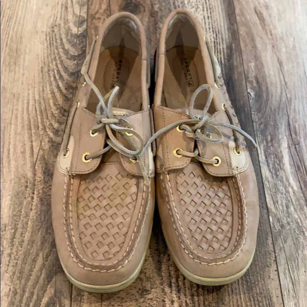 NWOT basket weave Sperrys